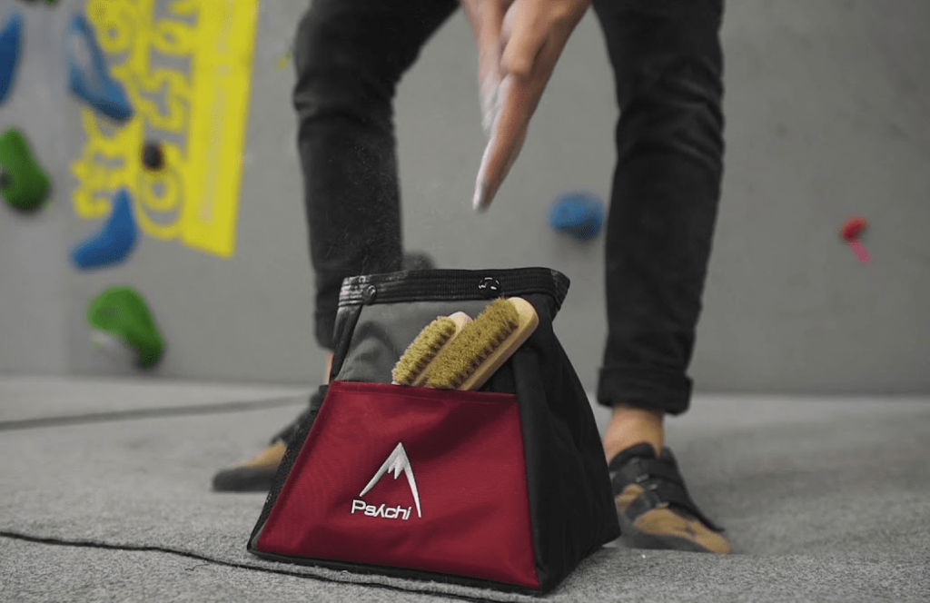 Best Chalk Bucket for Bouldering [New for 2021]